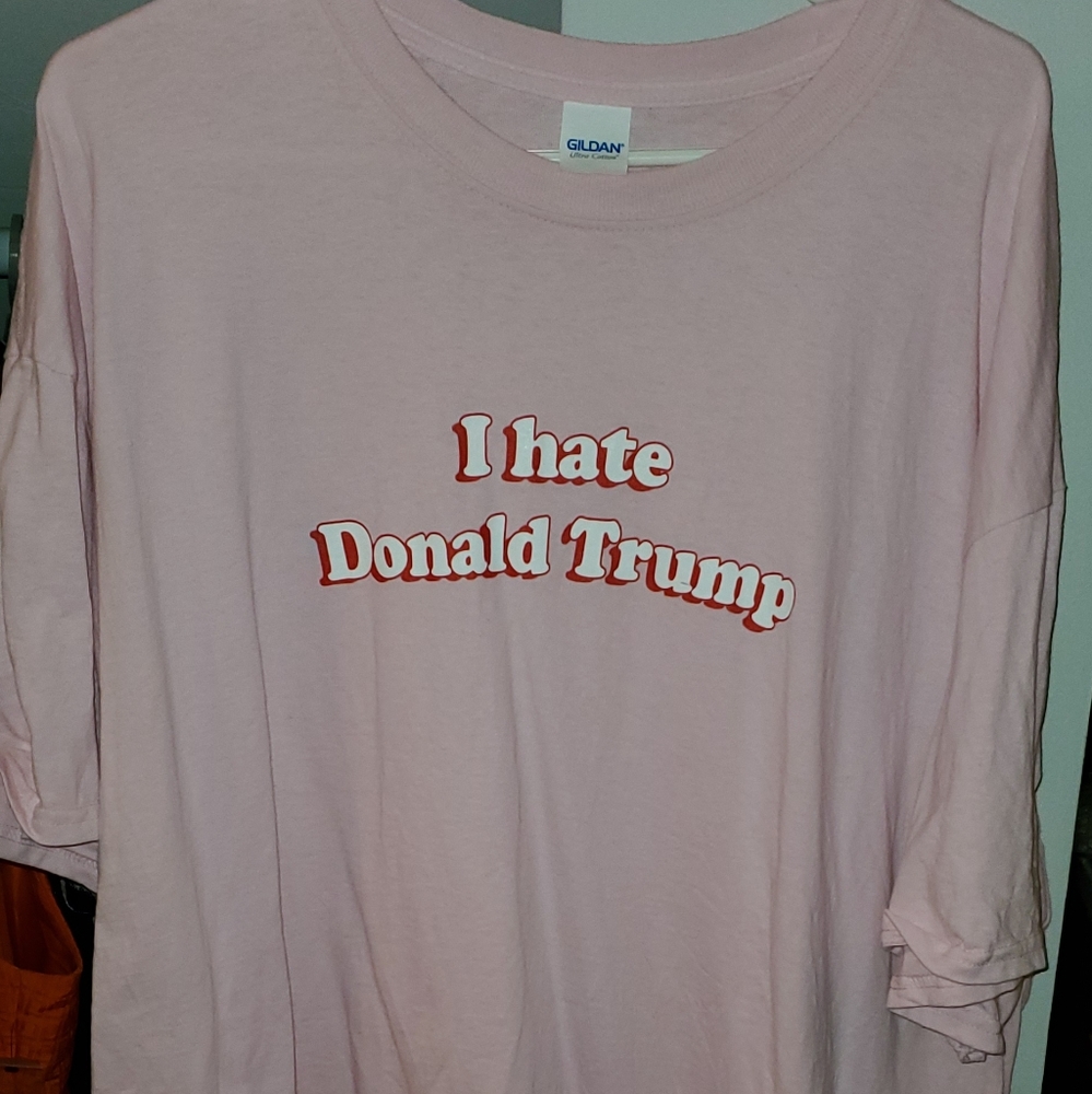 "I hate Donald Trump" Pink T-shirt